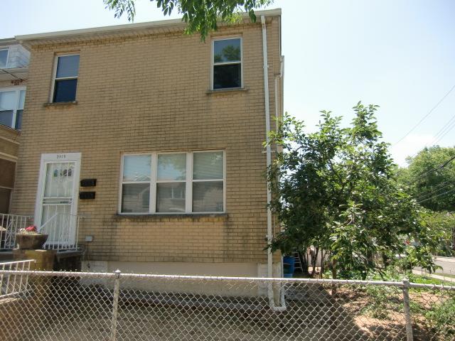 2910 Zulette Avenue Property Photo 3