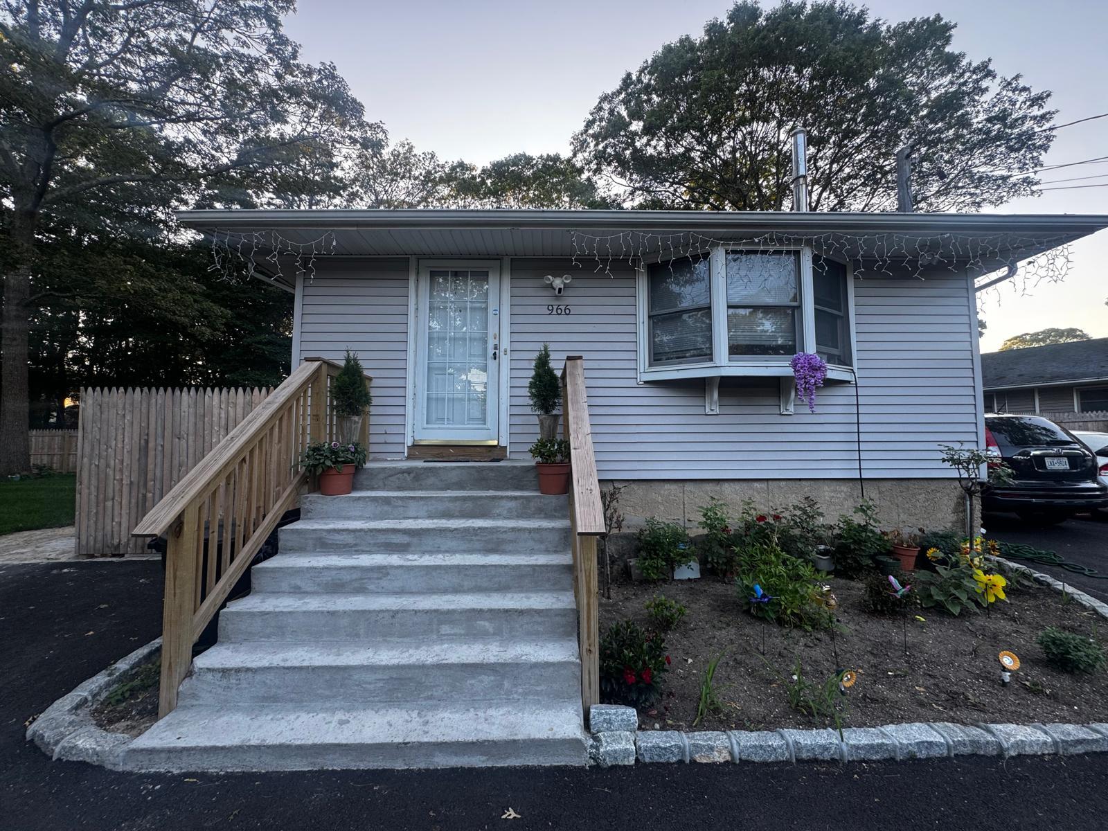 966 Mastic Road Property Photo 1