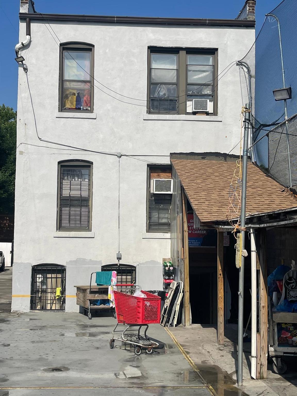 3331 100th Street Property Photo 2