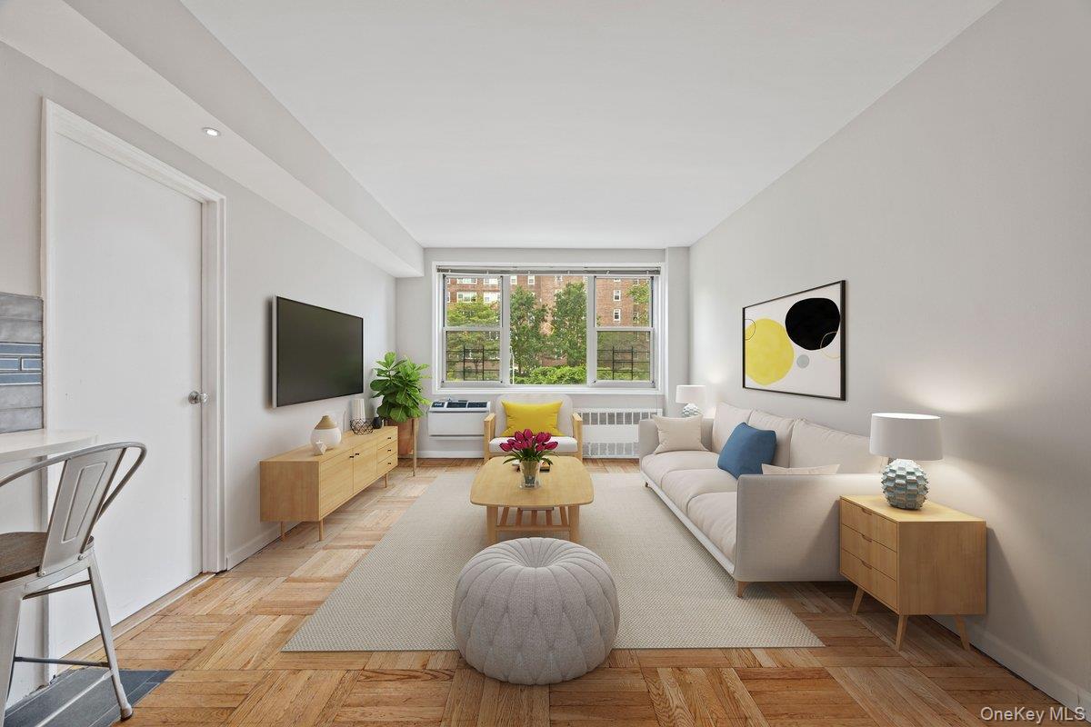 629 Kappock Street 2a Property Photo 3