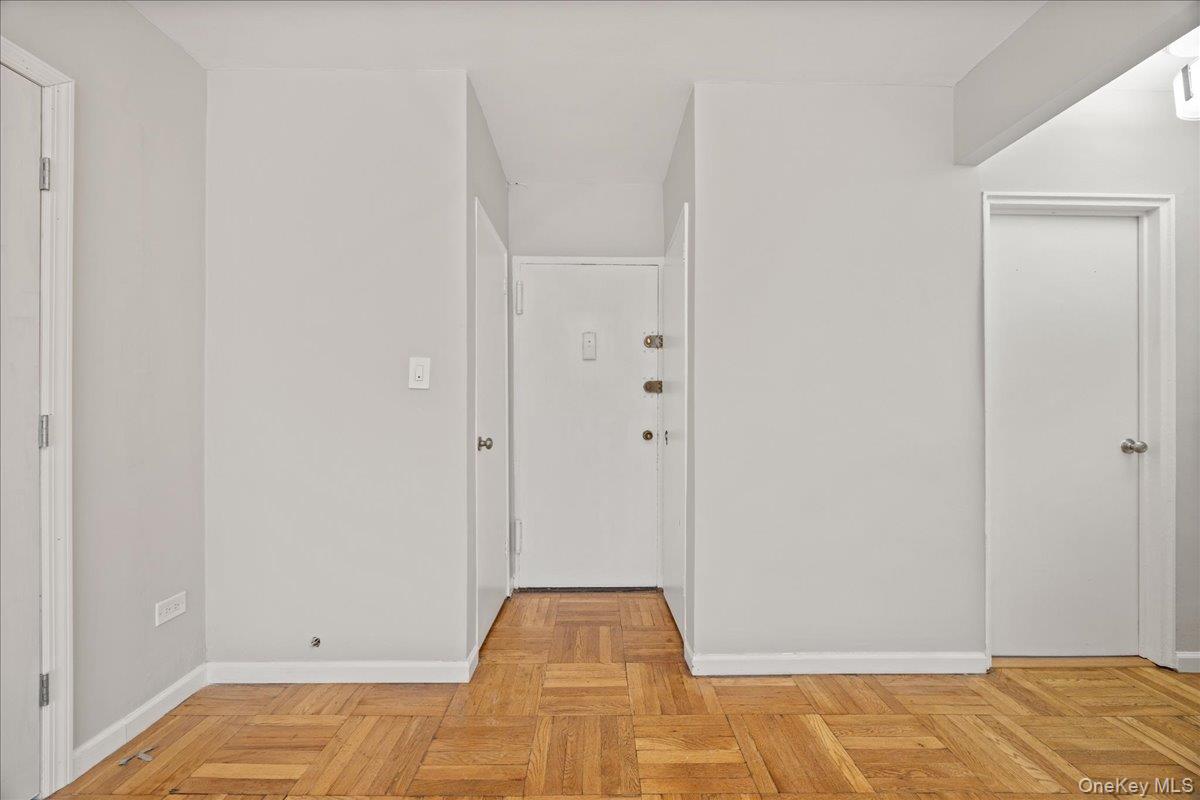 629 Kappock Street 2a Property Photo 13