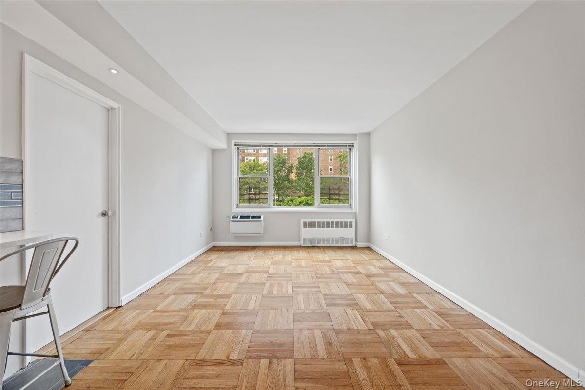 629 Kappock Street 2a Property Photo 18