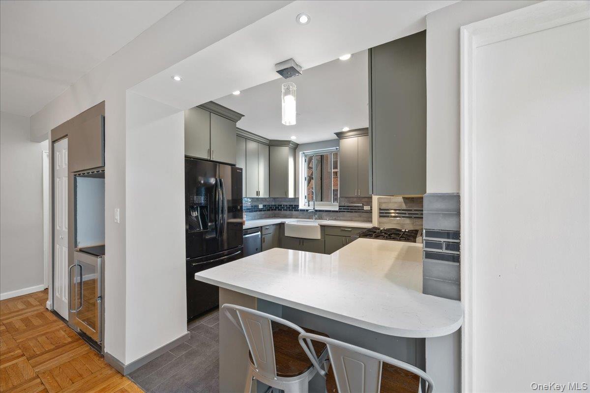 629 Kappock Street 2a Property Photo 20