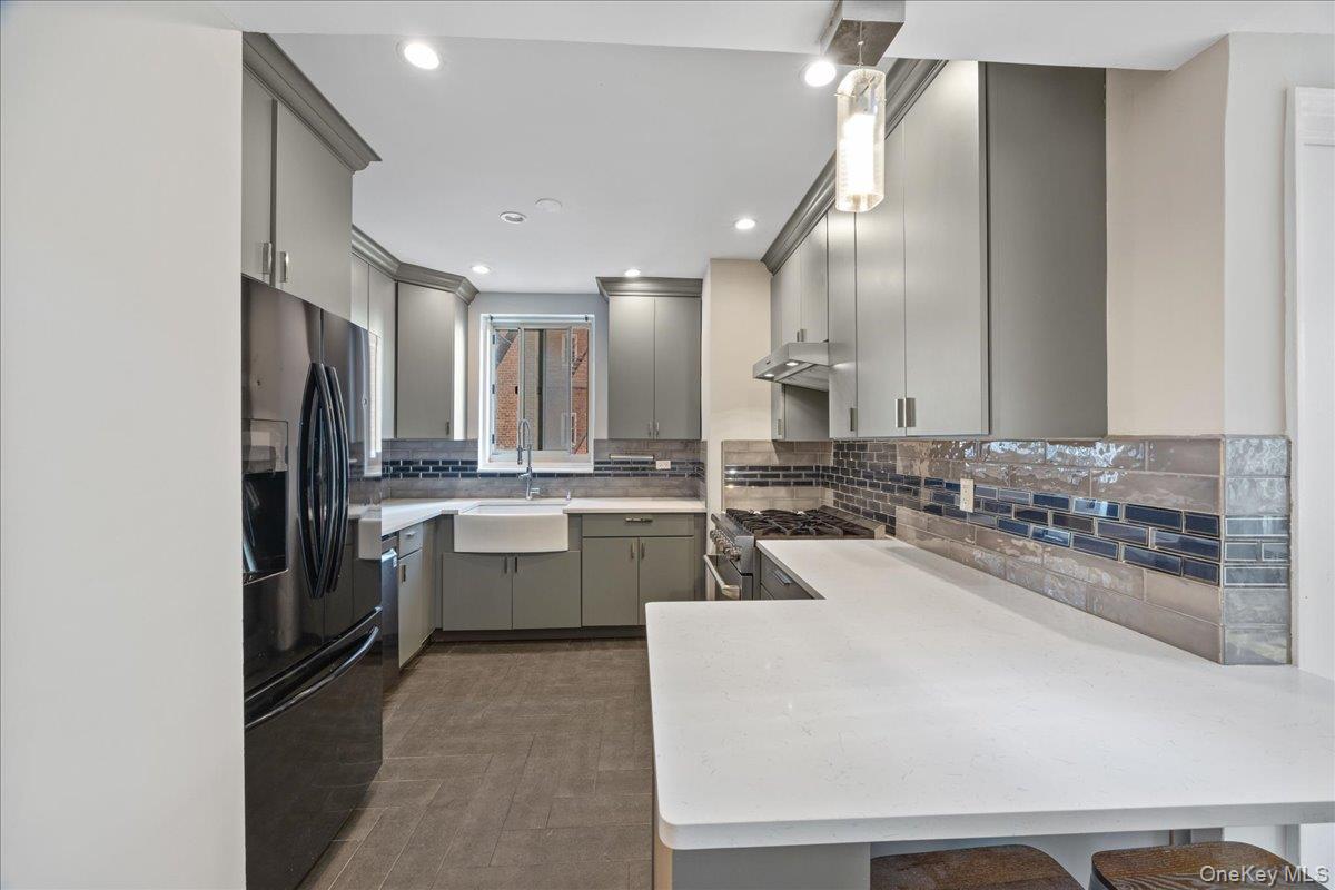 629 Kappock Street 2a Property Photo 21