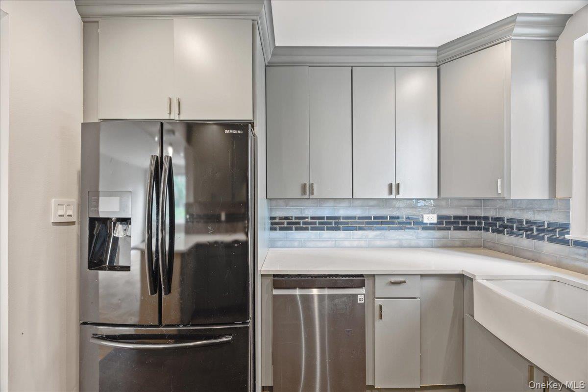 629 Kappock Street 2a Property Photo 24