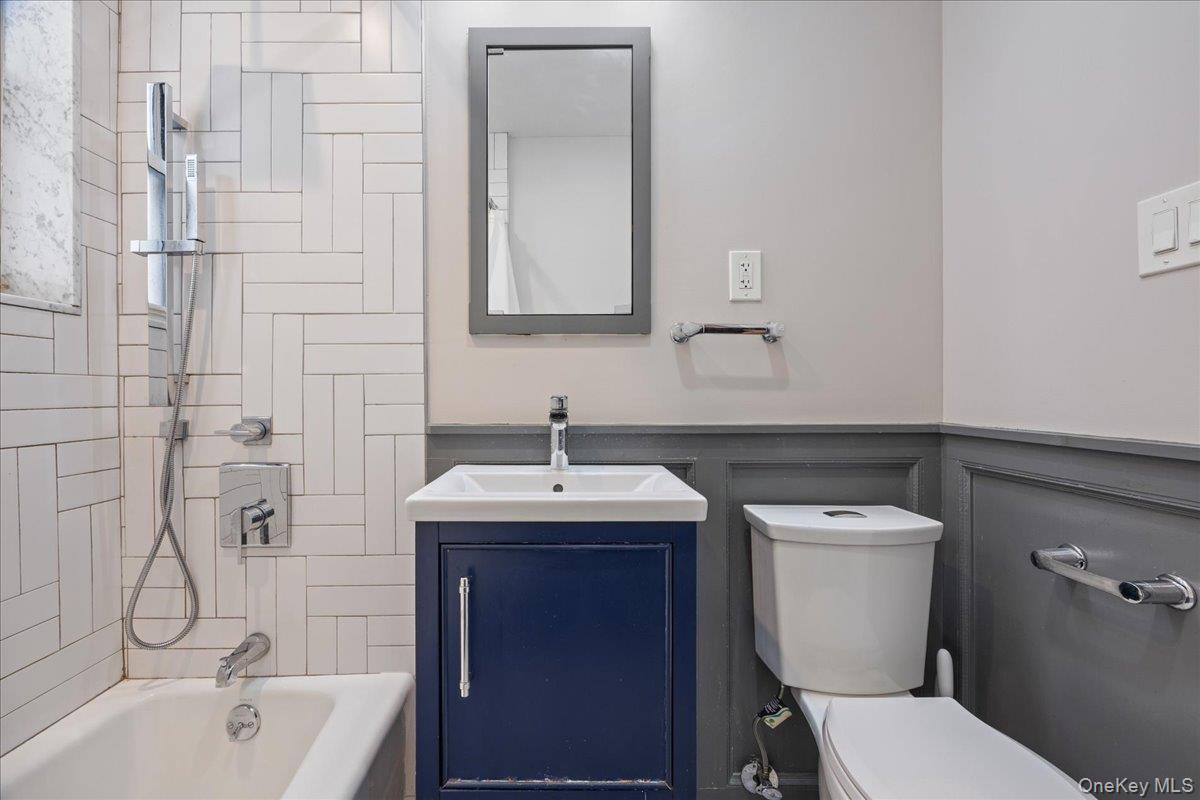 629 Kappock Street 2a Property Photo 30