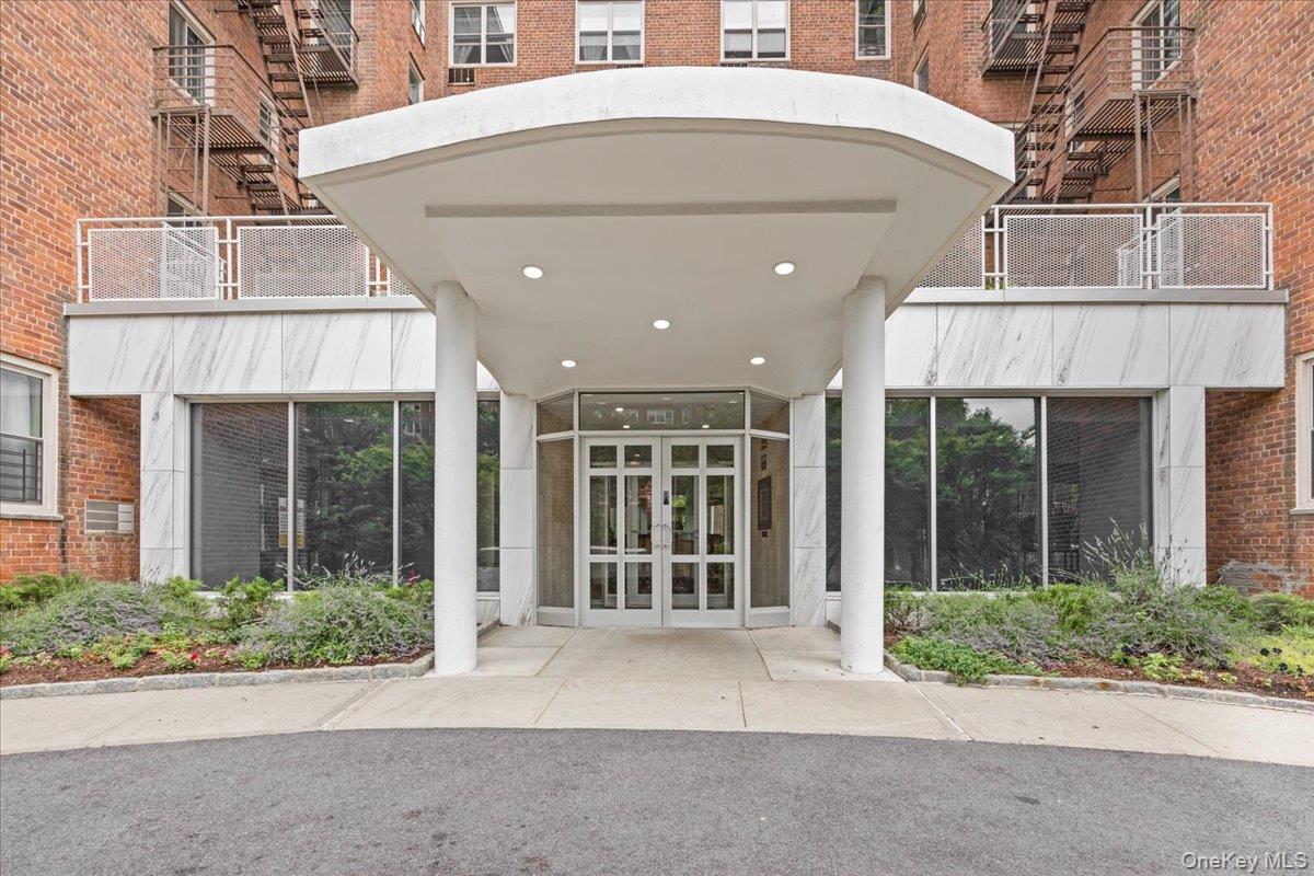 629 Kappock Street 2a Property Photo 33