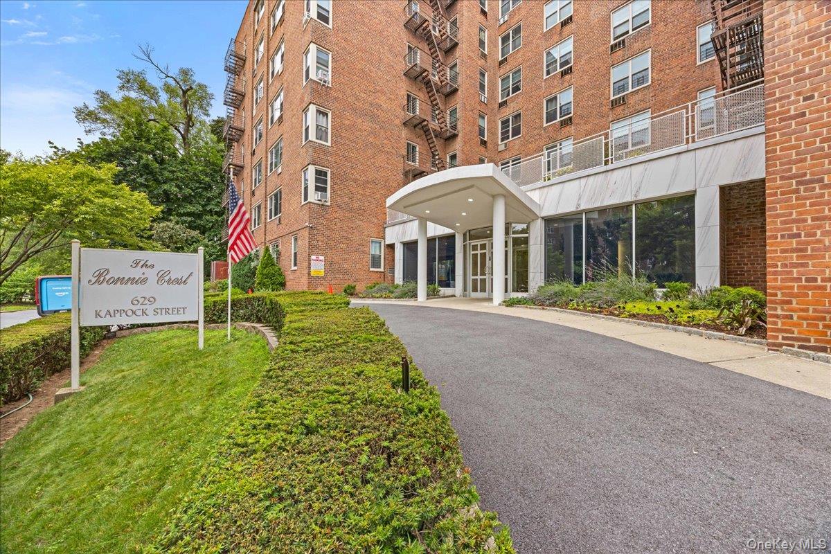 629 Kappock Street 2a Property Photo 35