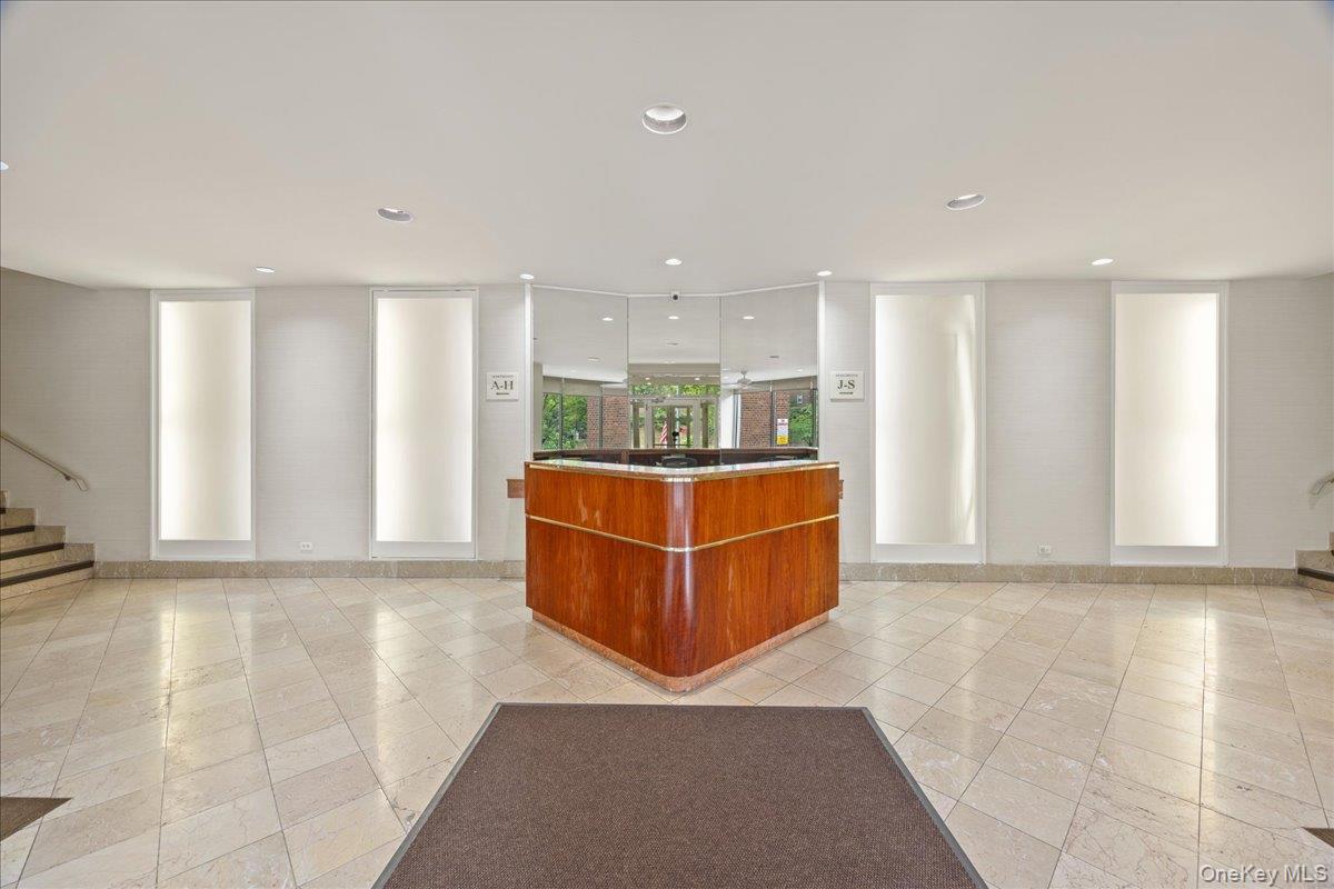 629 Kappock Street 2a Property Photo 36