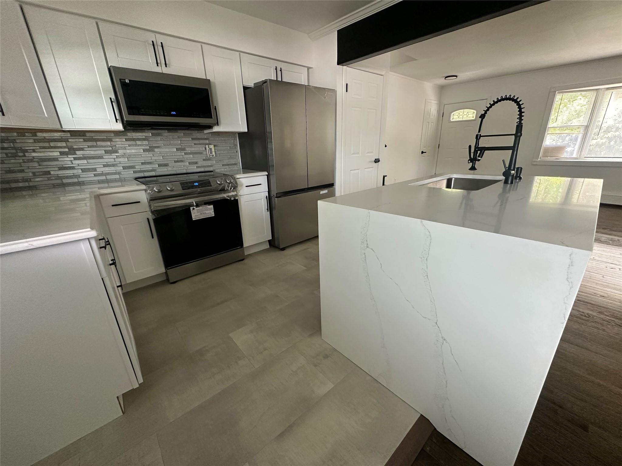 1070 Spur Drive Property Photo 14