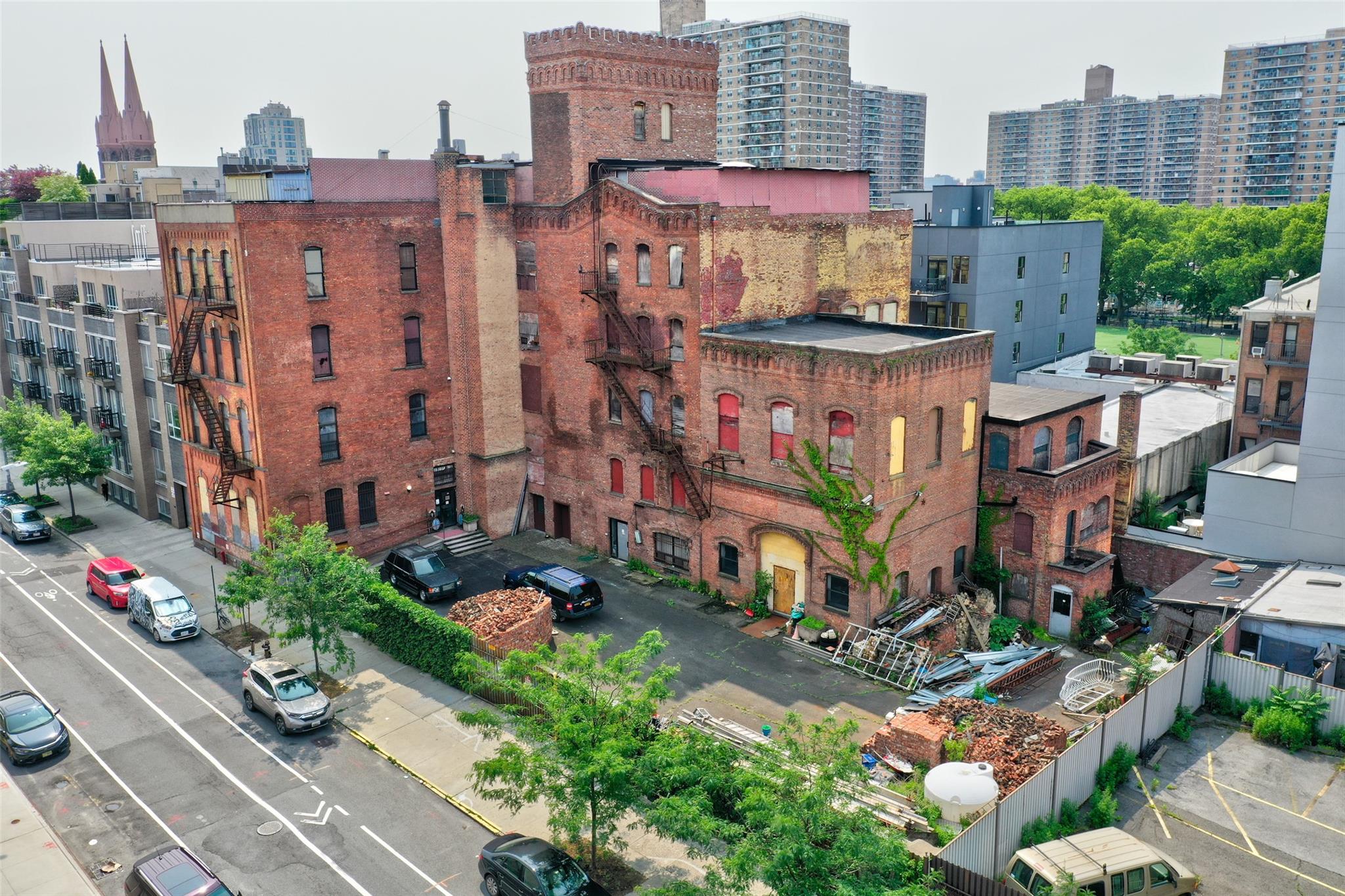 56 Meserole Street Property Photo 1