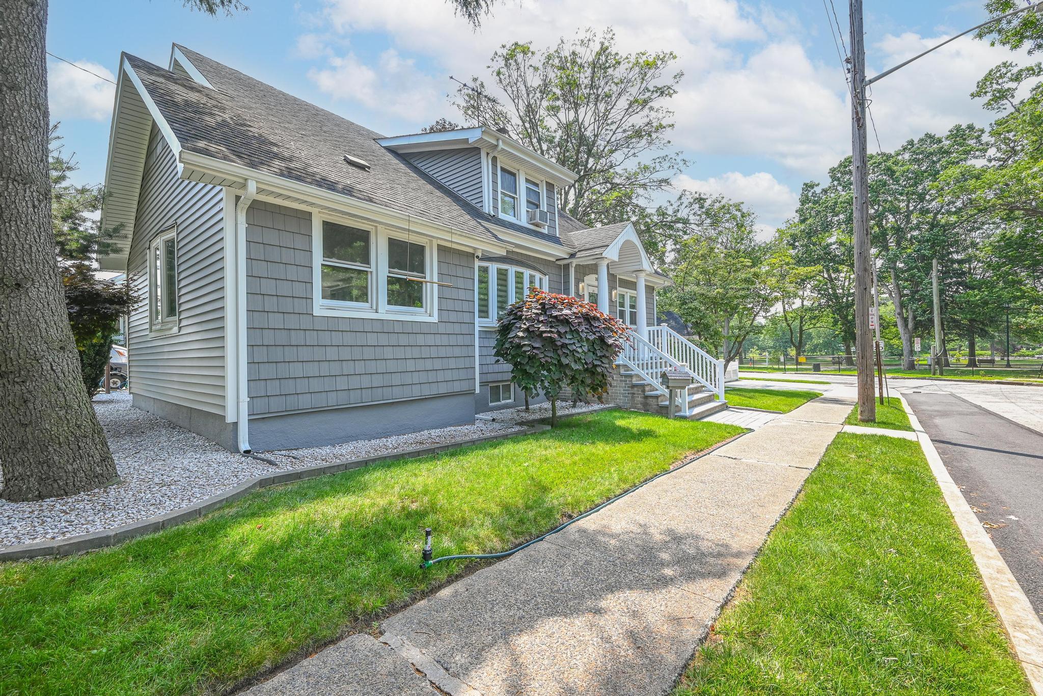 36 W Saint Marks Place Property Photo 2