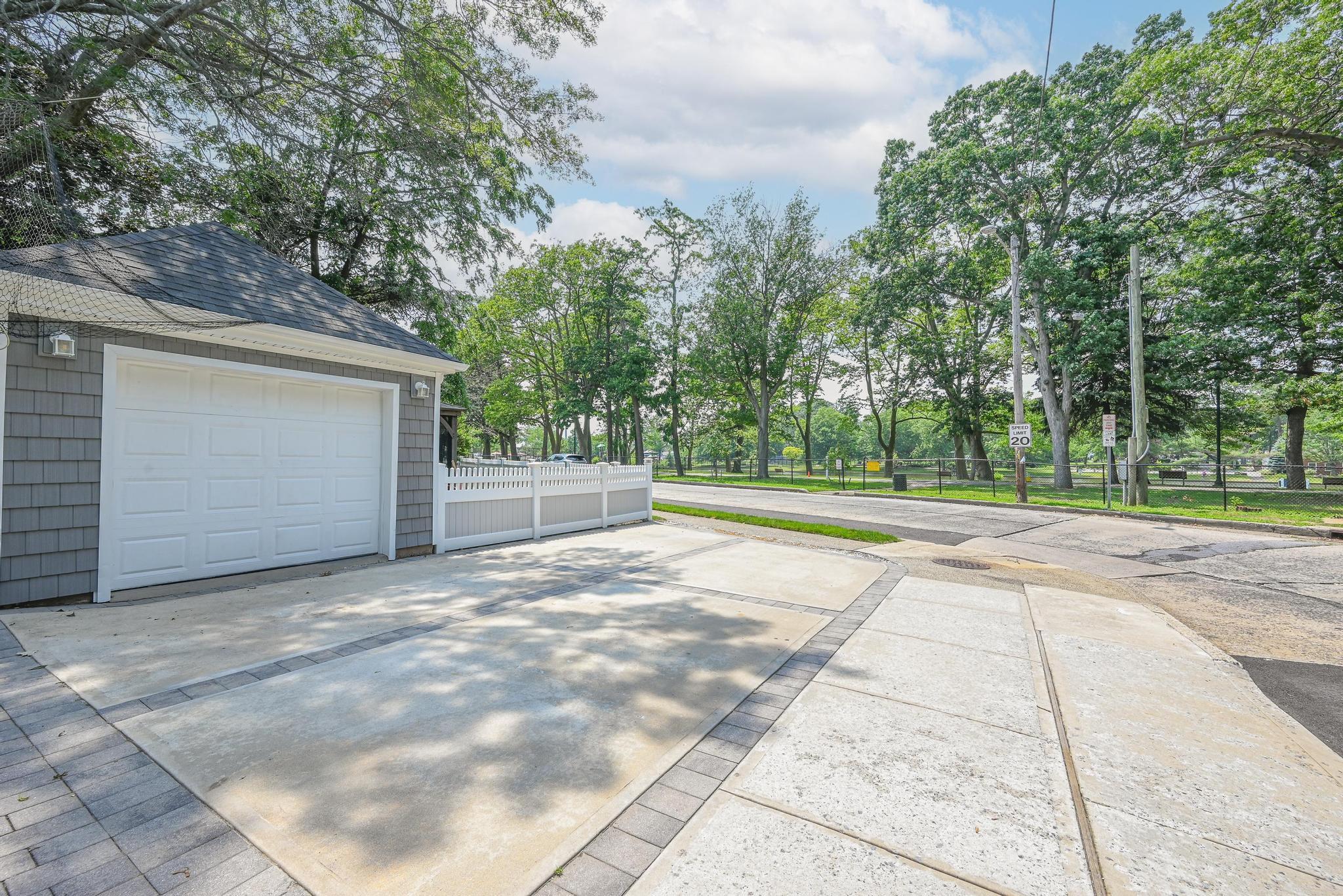 36 W Saint Marks Place Property Photo 10