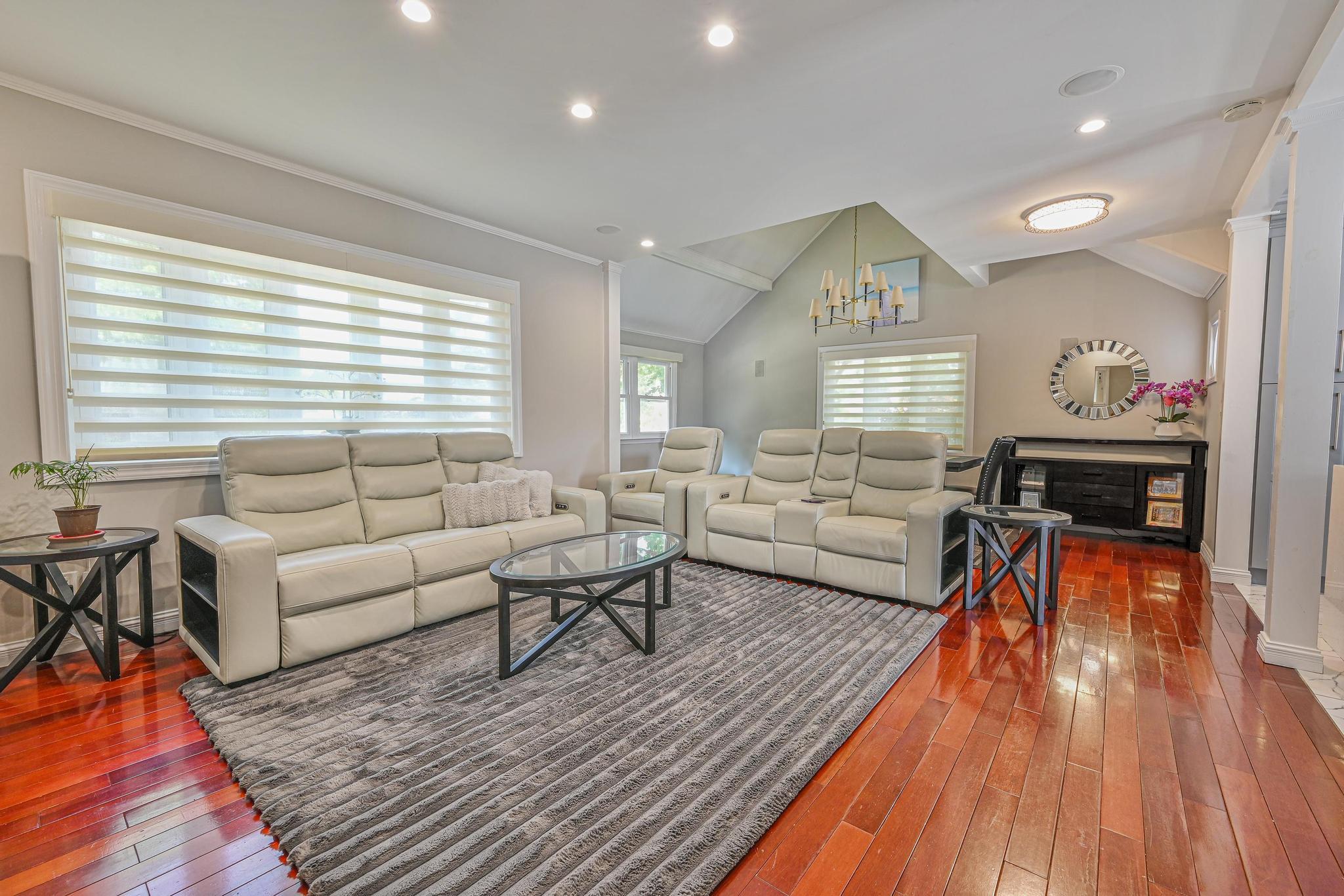 36 W Saint Marks Place Property Photo 12