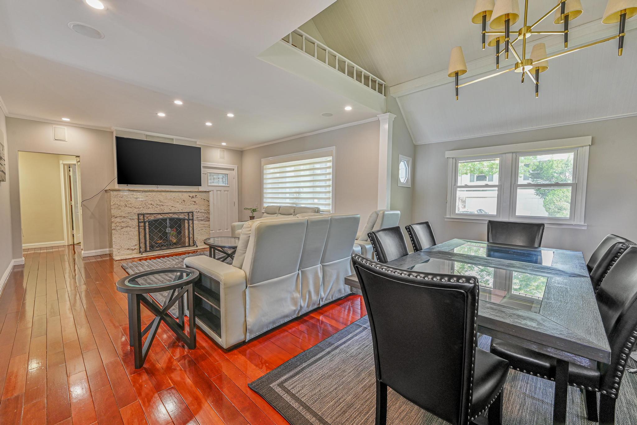 36 W Saint Marks Place Property Photo 13