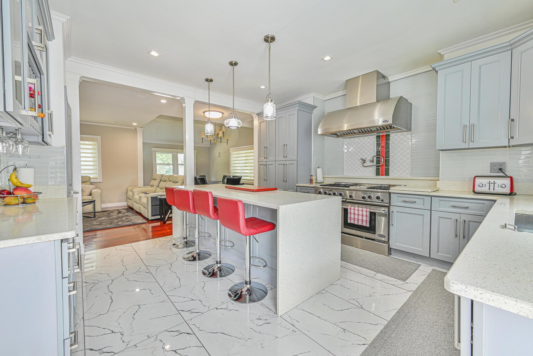 36 W Saint Marks Place Property Photo 16