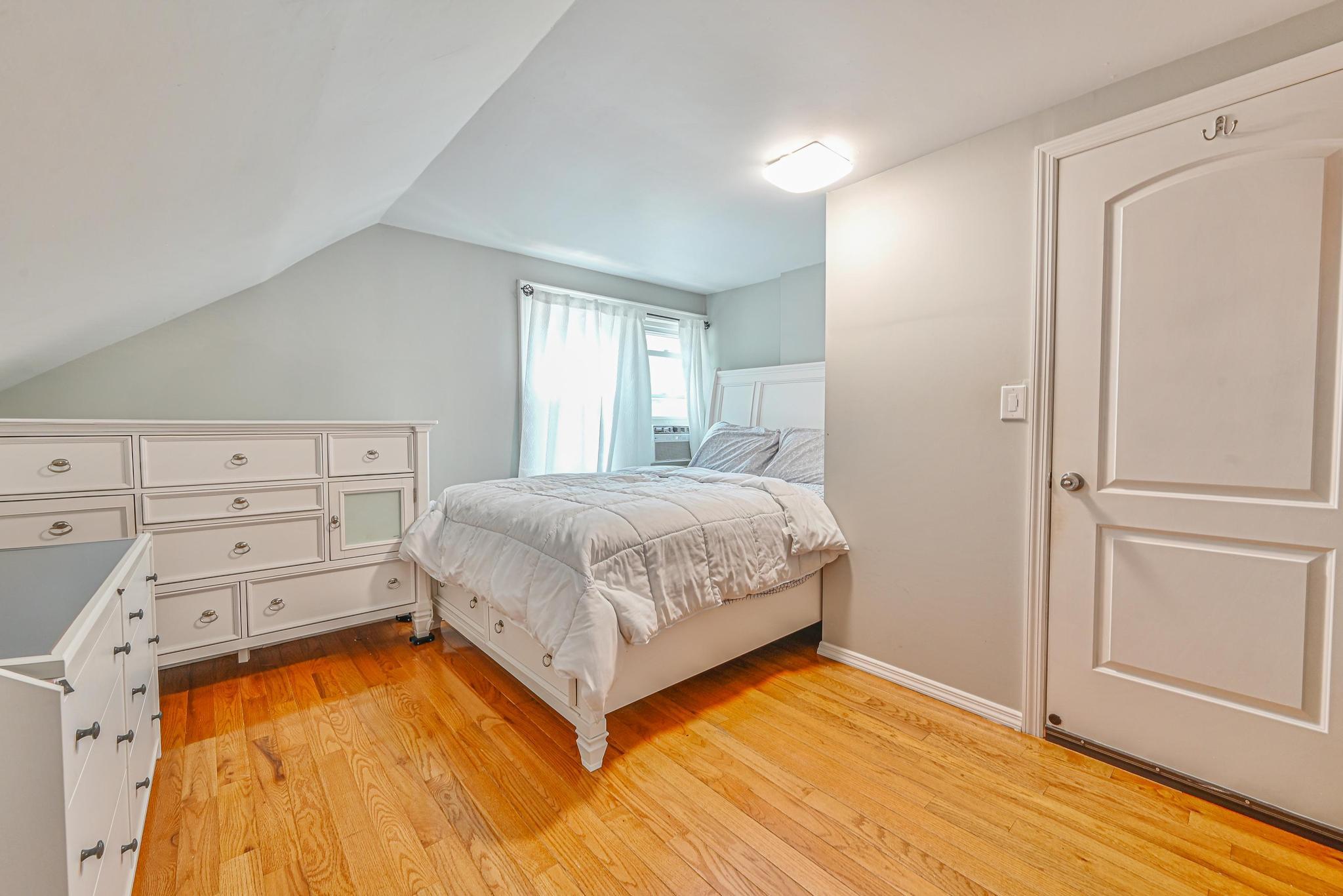 36 W Saint Marks Place Property Photo 24