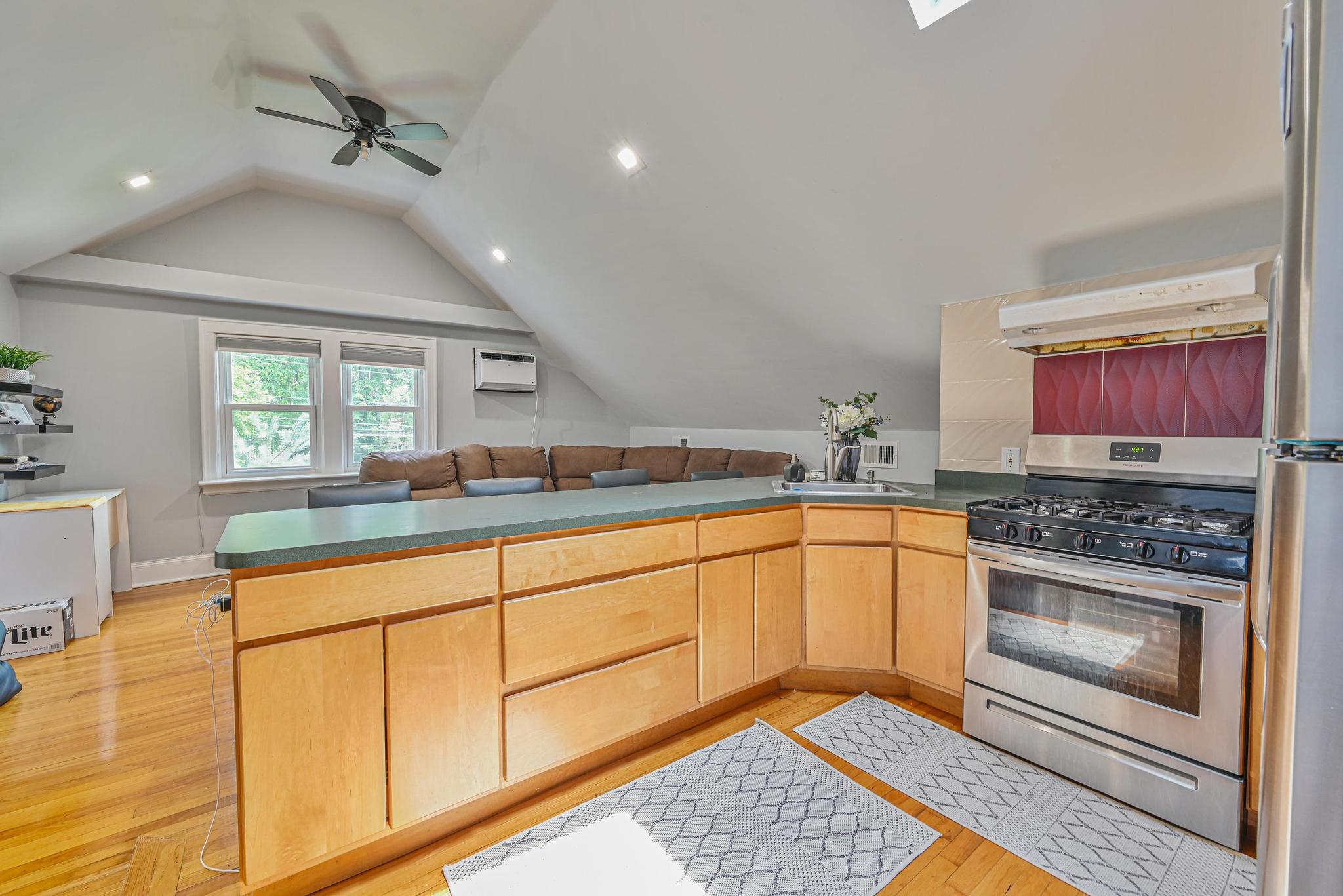 36 W Saint Marks Place Property Photo 26