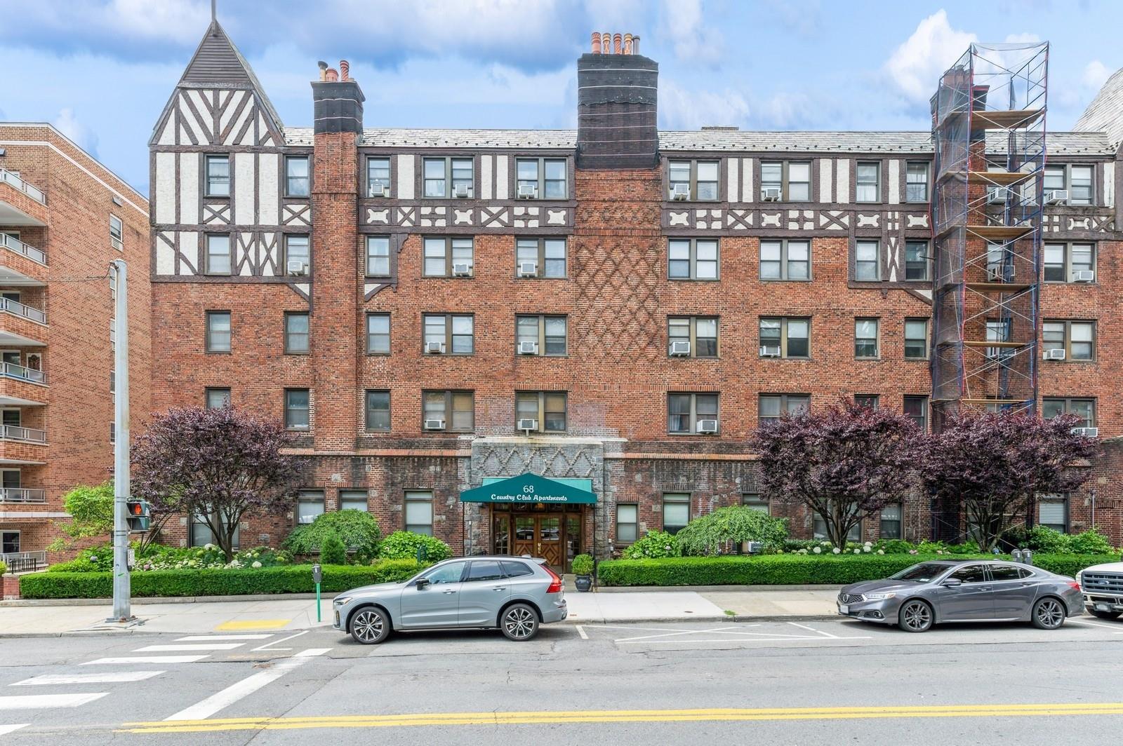 68 E Hartsdale Avenue 6M Property Photo 1