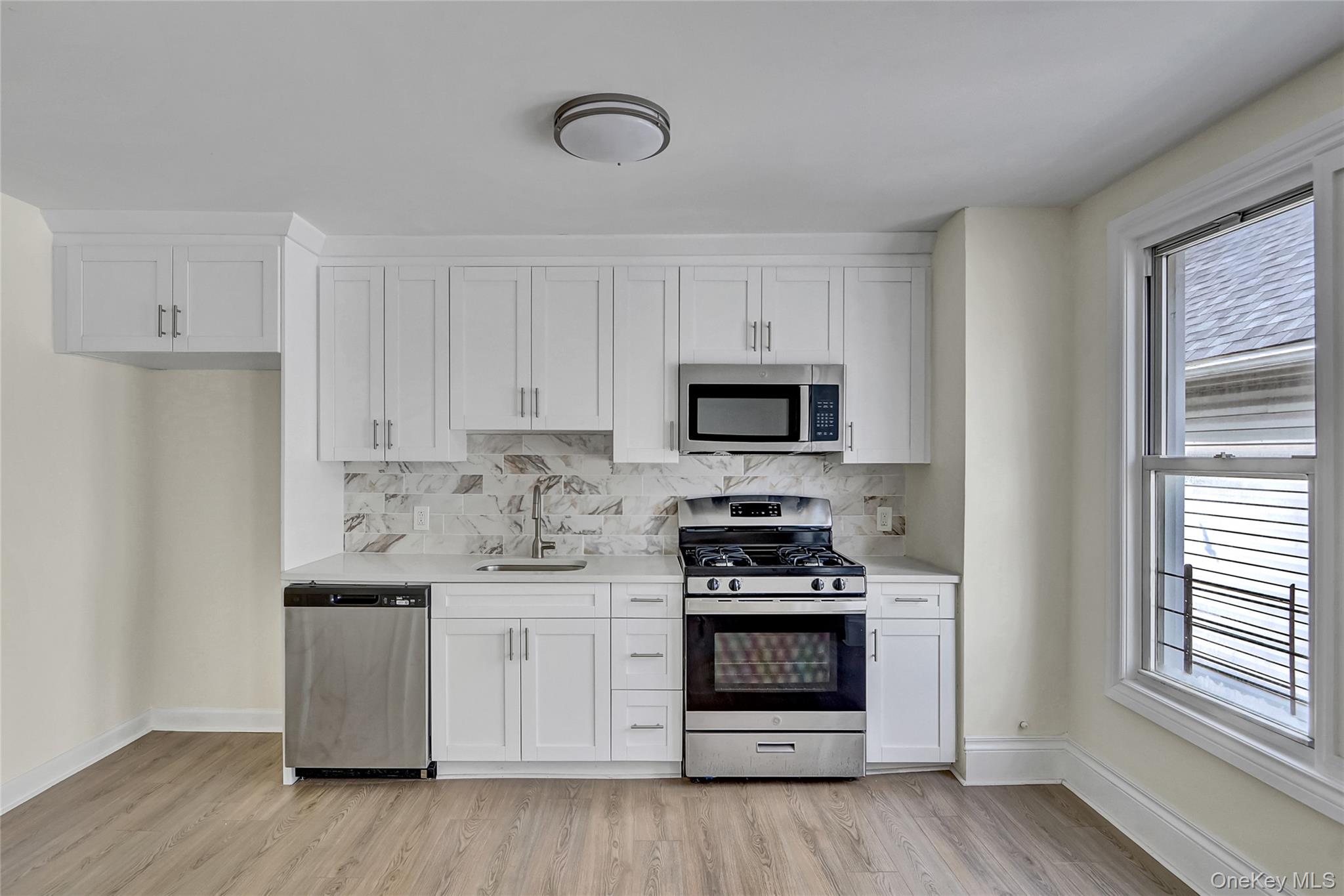 58-60 78th Avenue Property Photo 22