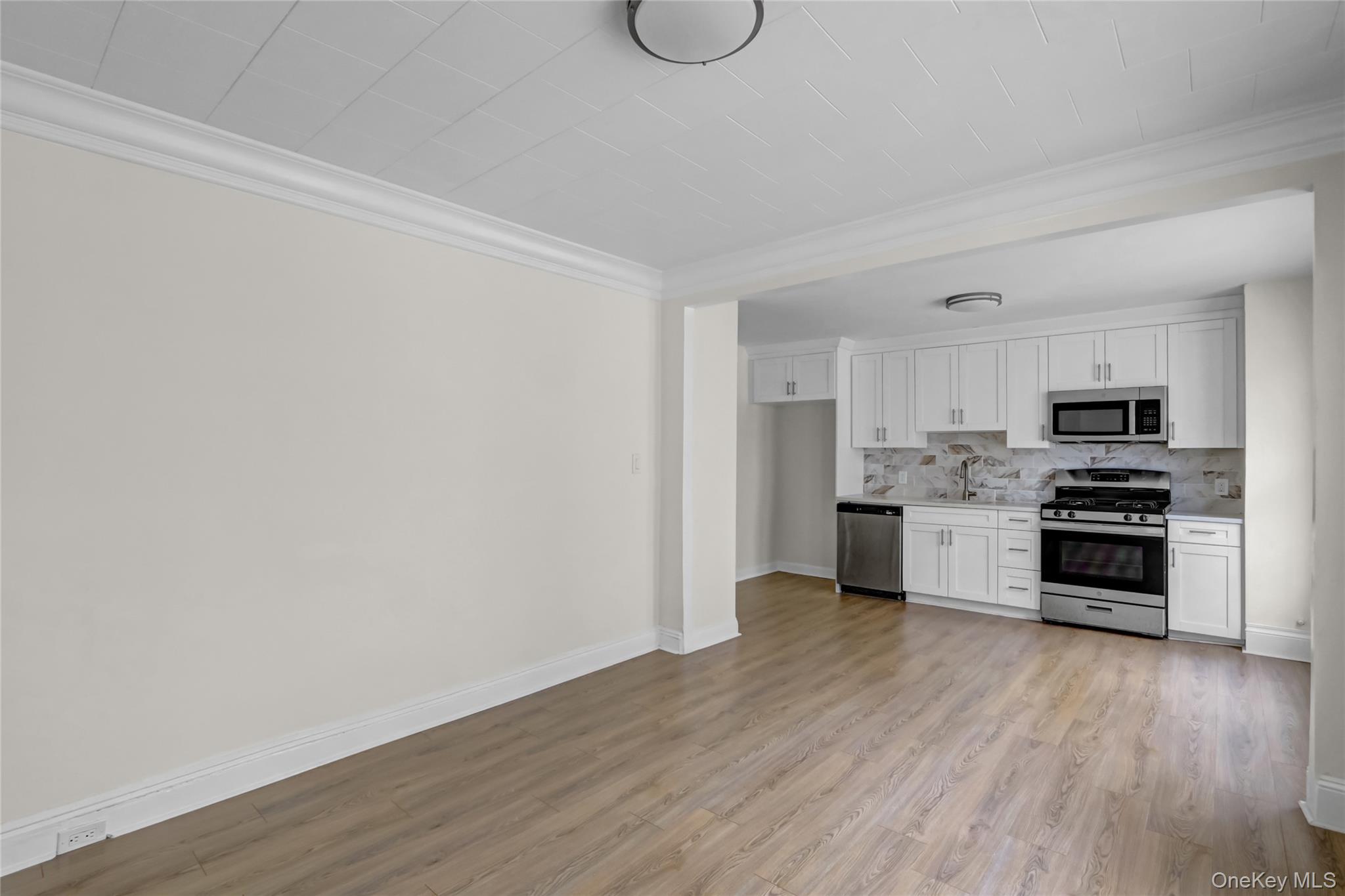 58-60 78th Avenue Property Photo 23