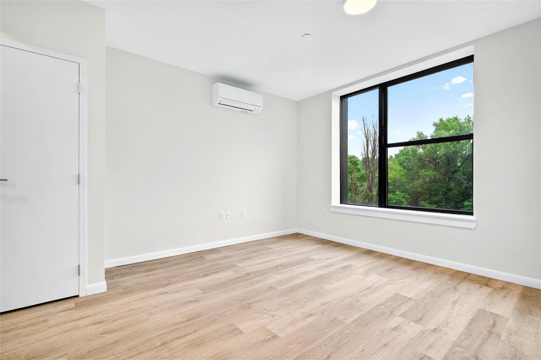 1727 Lacombe Avenue 4b Property Photo 13