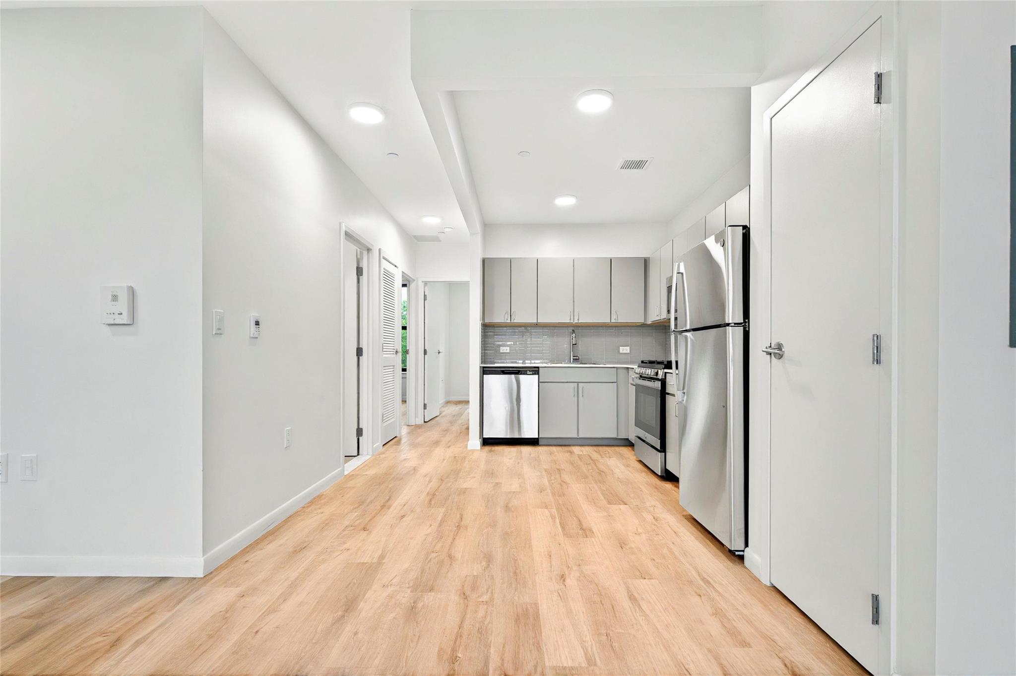 1727 Lacombe Avenue 4b Property Photo 16