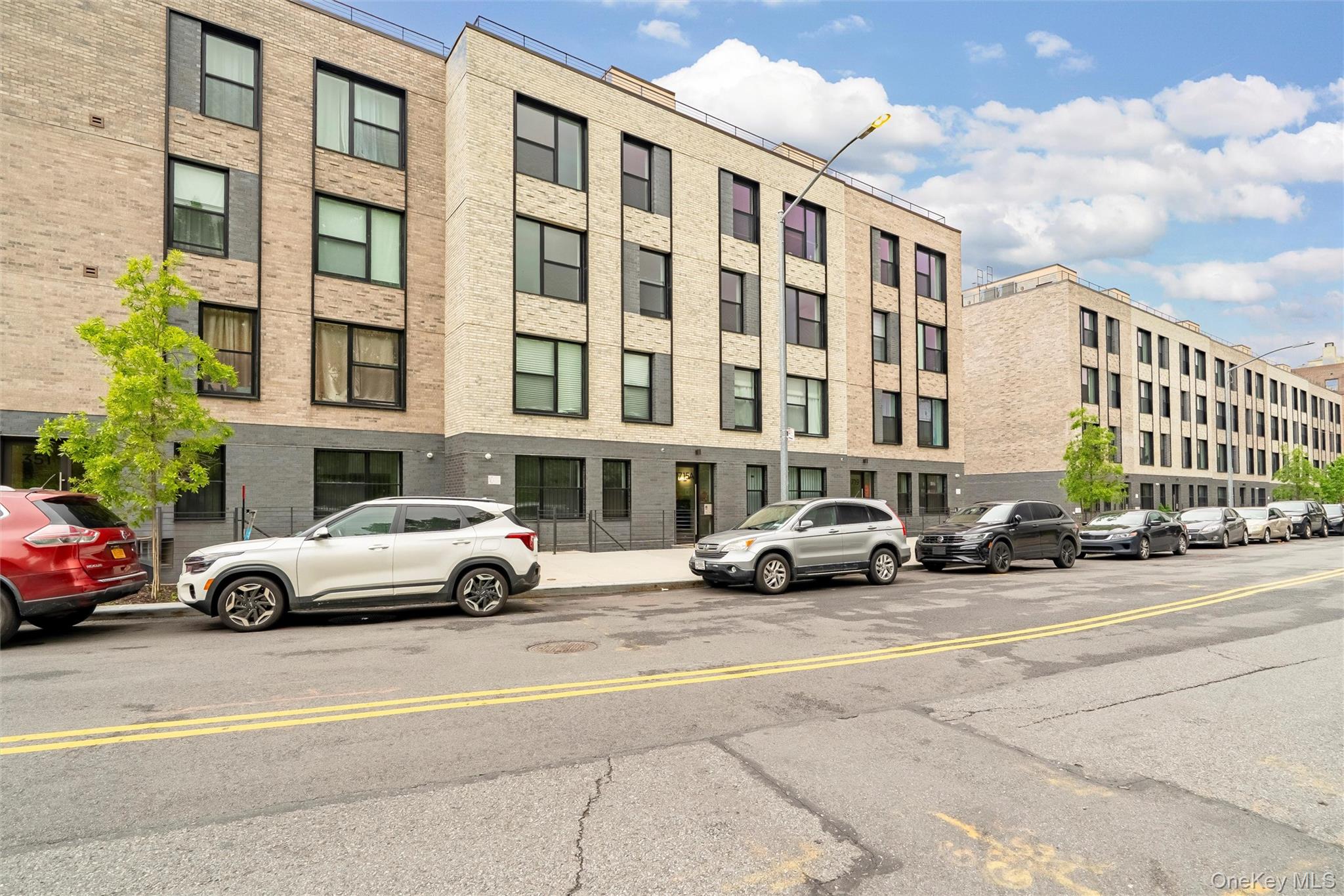 355 Bronx River Avenue 4b Property Photo 3