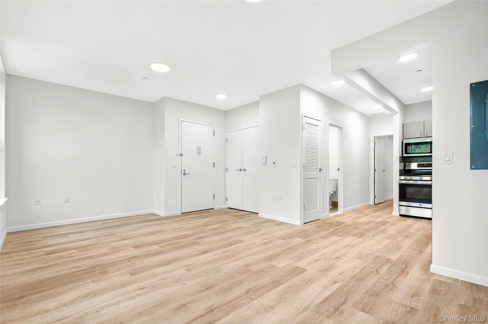 355 Bronx River Avenue 4b Property Photo 9