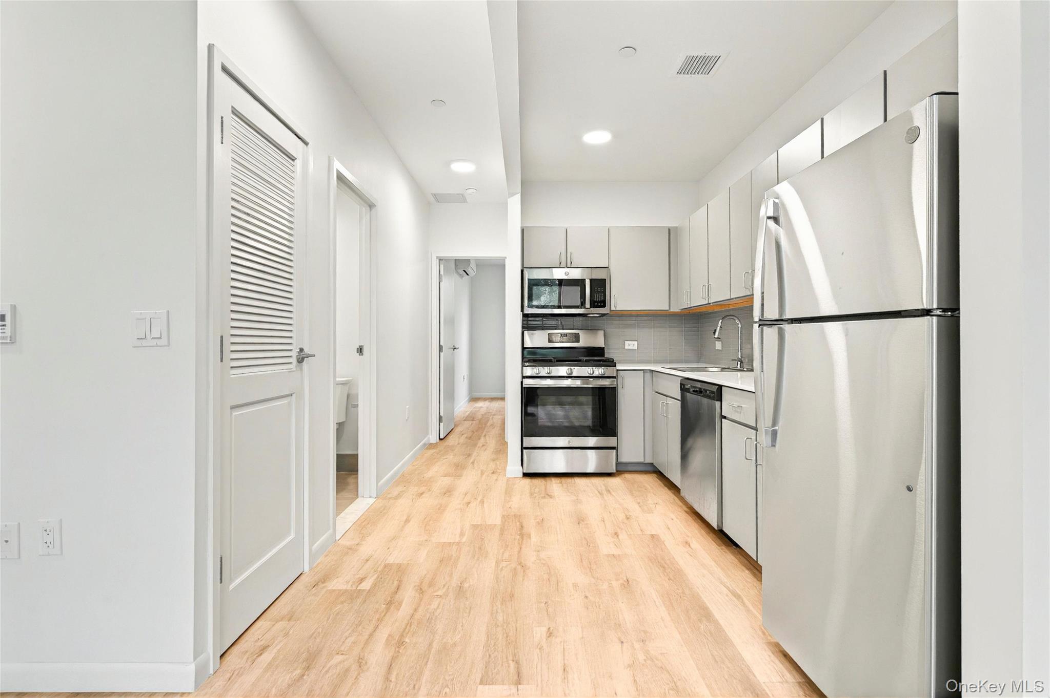 355 Bronx River Avenue 4b Property Photo 10