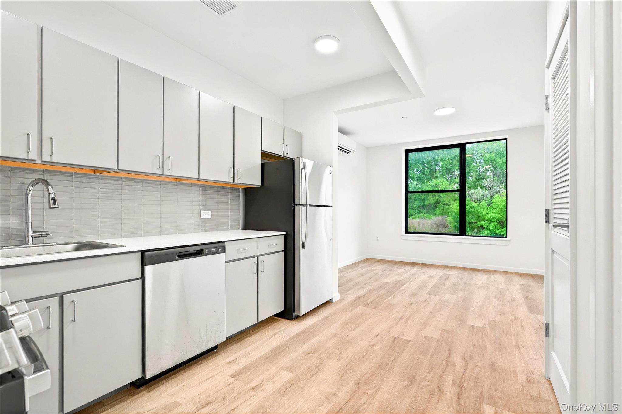 355 Bronx River Avenue 4b Property Photo 14