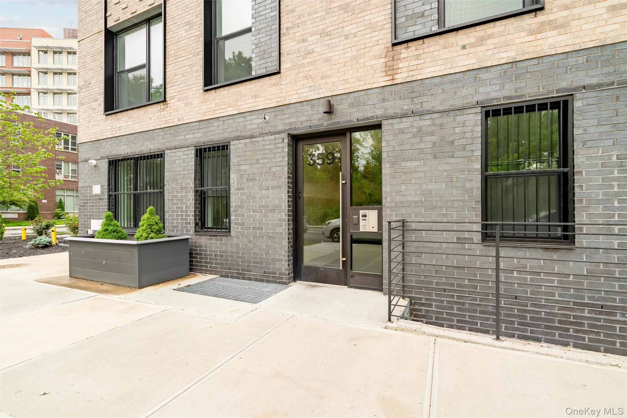 359 Bronx River Avenue 3b Property Photo 4