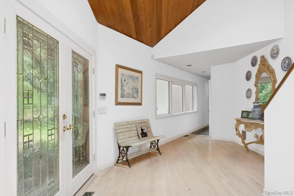 61 Hidden Cove Court Property Photo 5