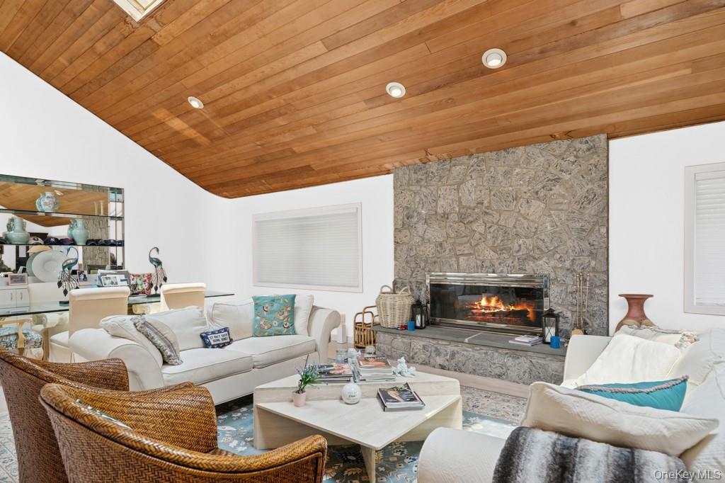 61 Hidden Cove Court Property Photo 8