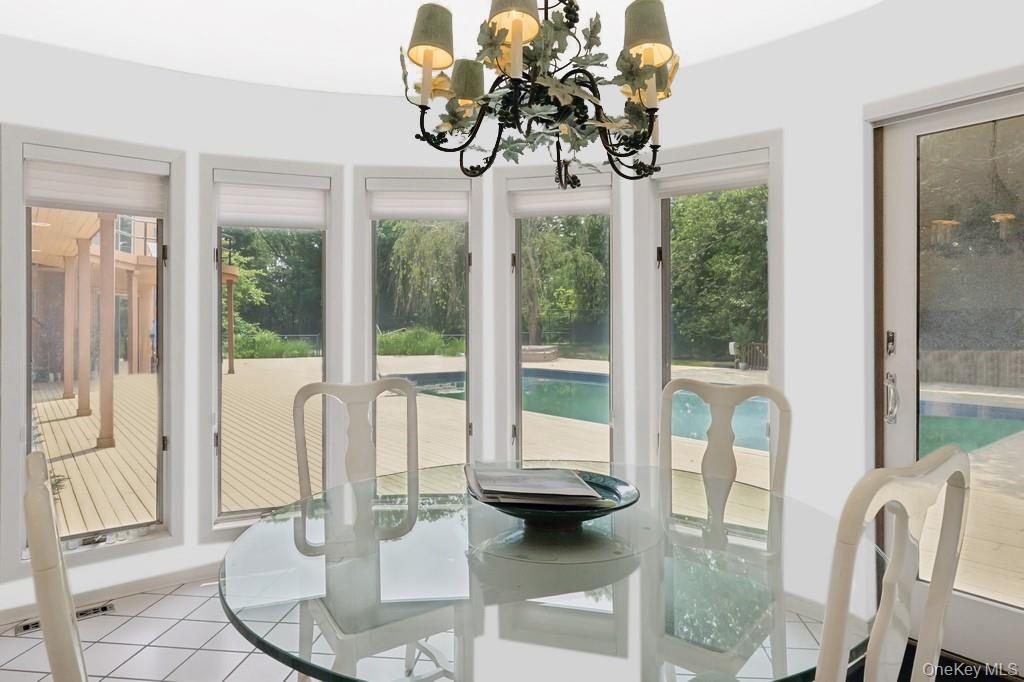 61 Hidden Cove Court Property Photo 9