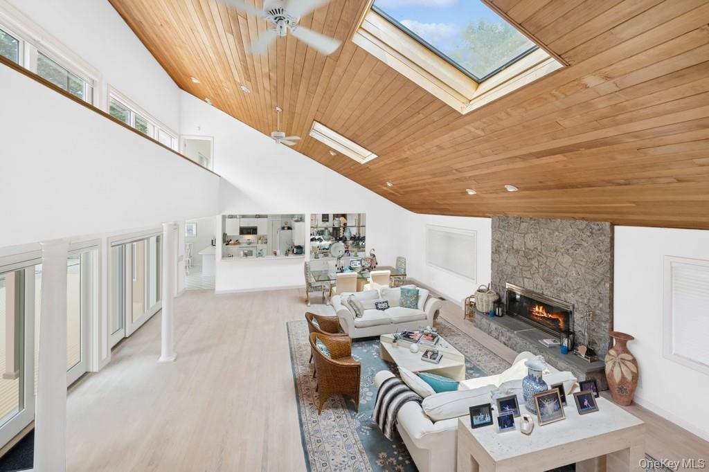 61 Hidden Cove Court Property Photo 12