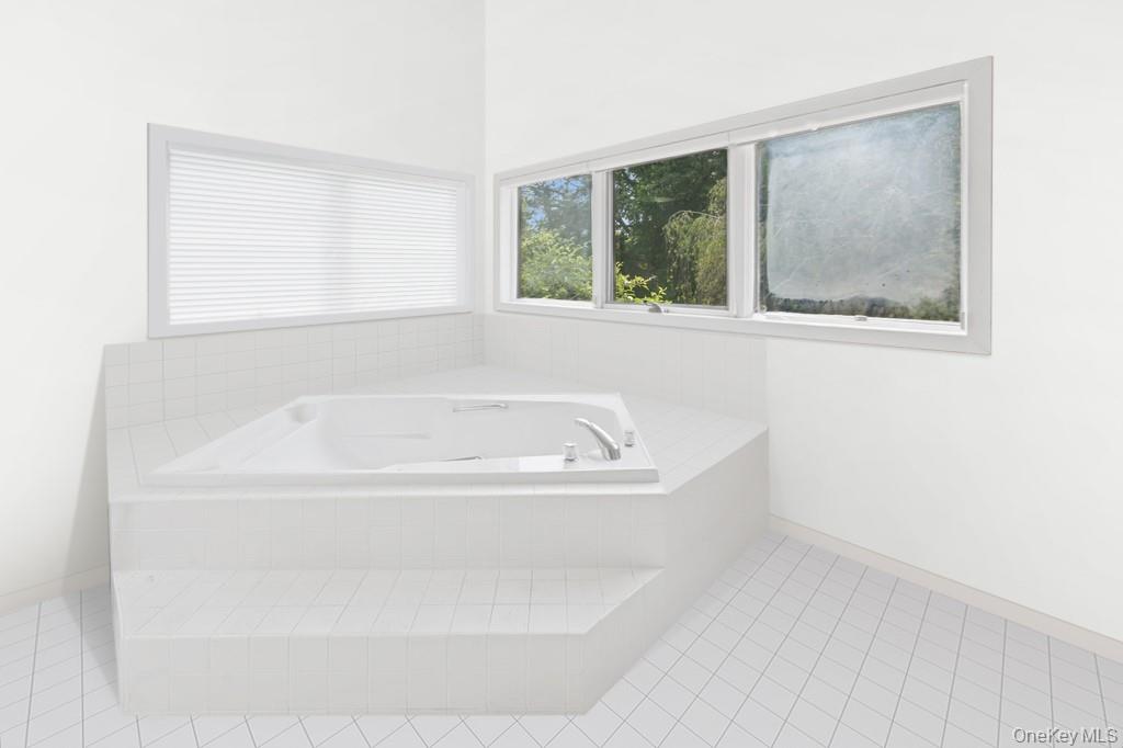 61 Hidden Cove Court Property Photo 14