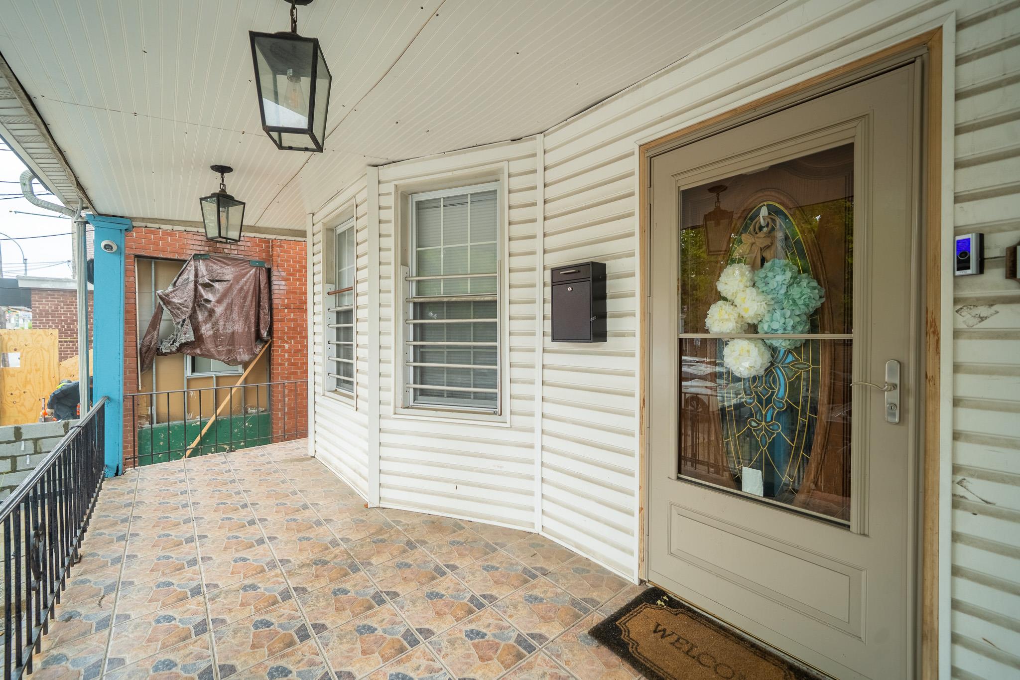 10421 Lefferts Boulevard Property Photo 3