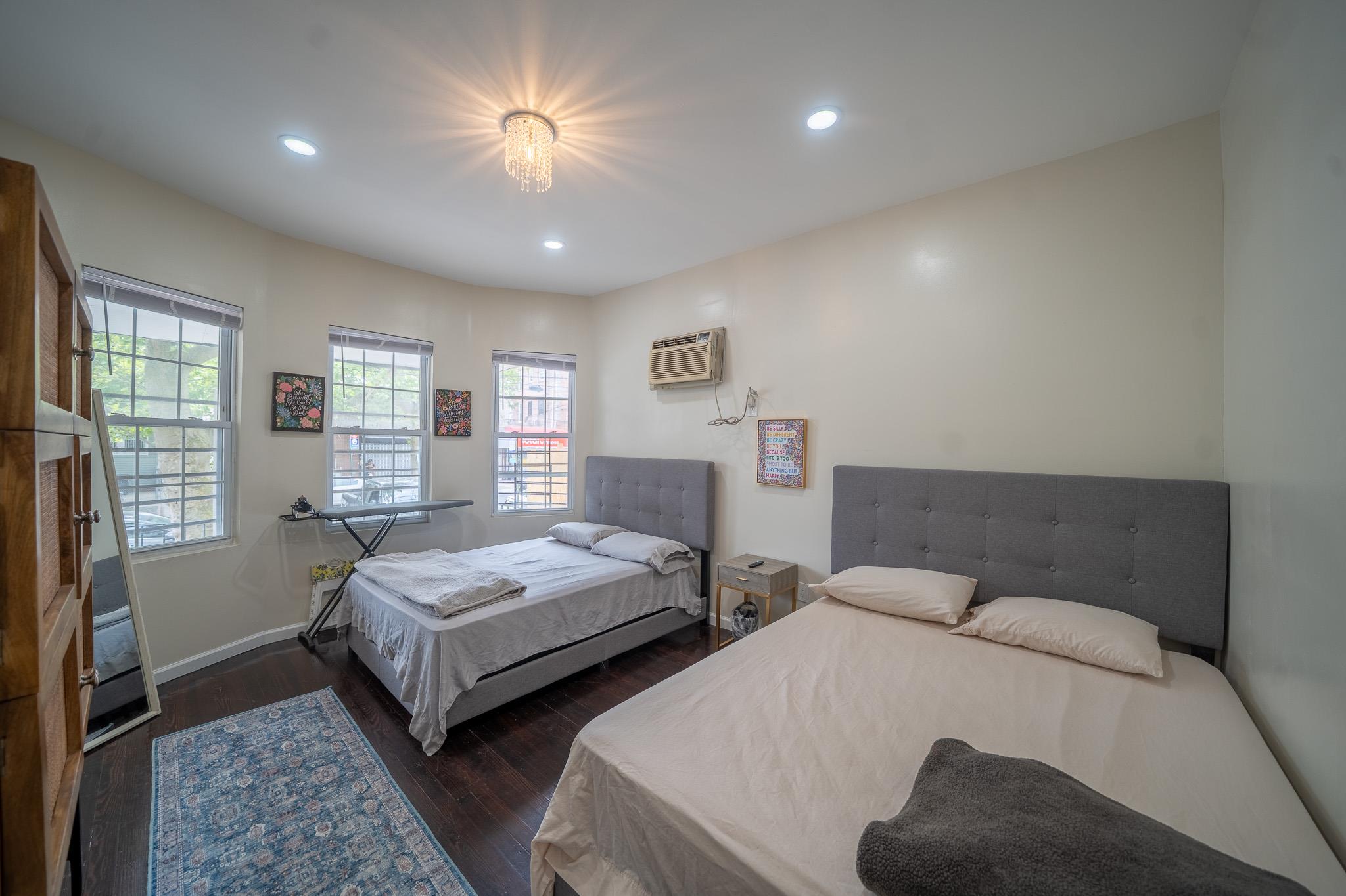 10421 Lefferts Boulevard Property Photo 7