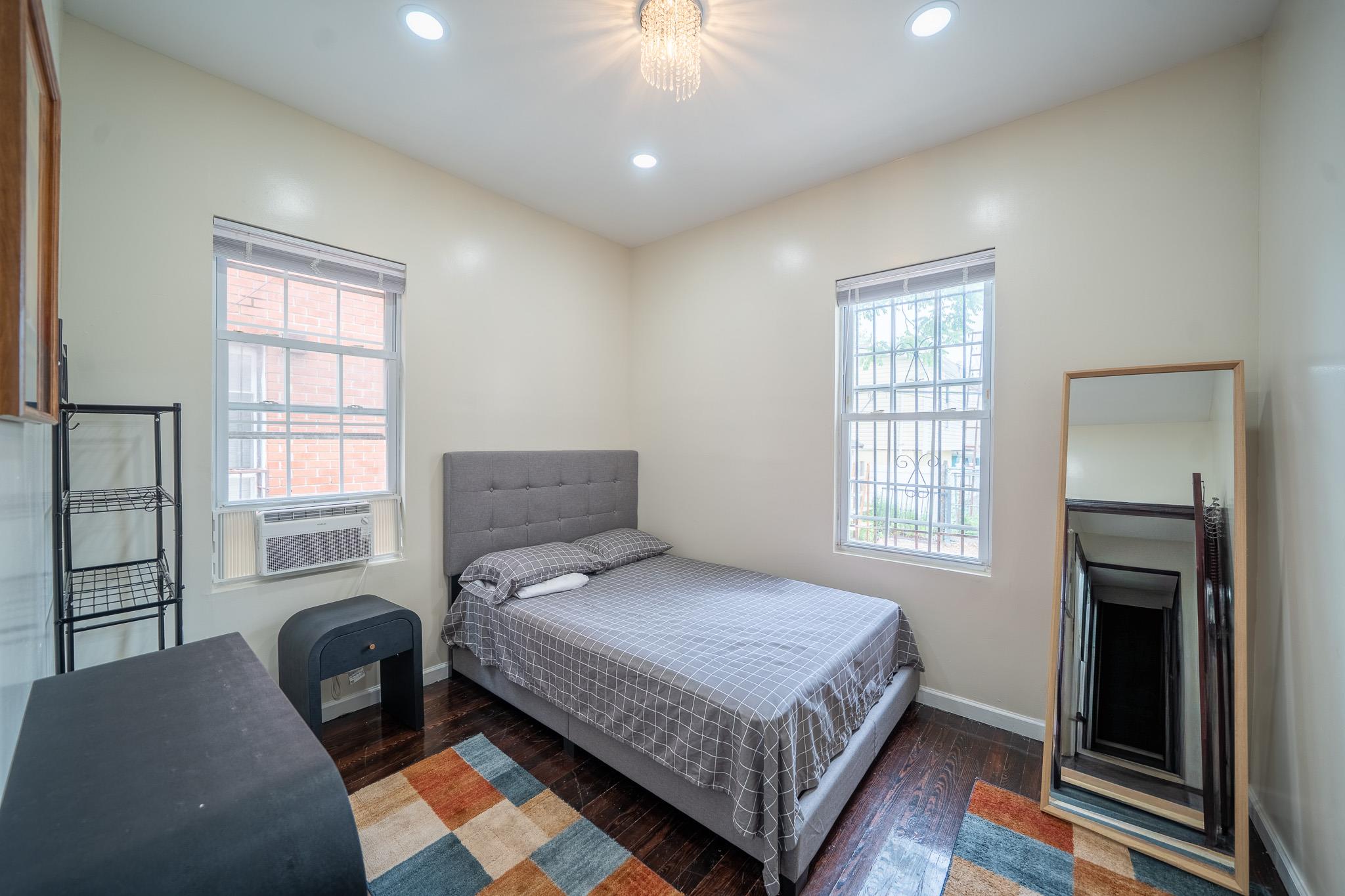 10421 Lefferts Boulevard Property Photo 10