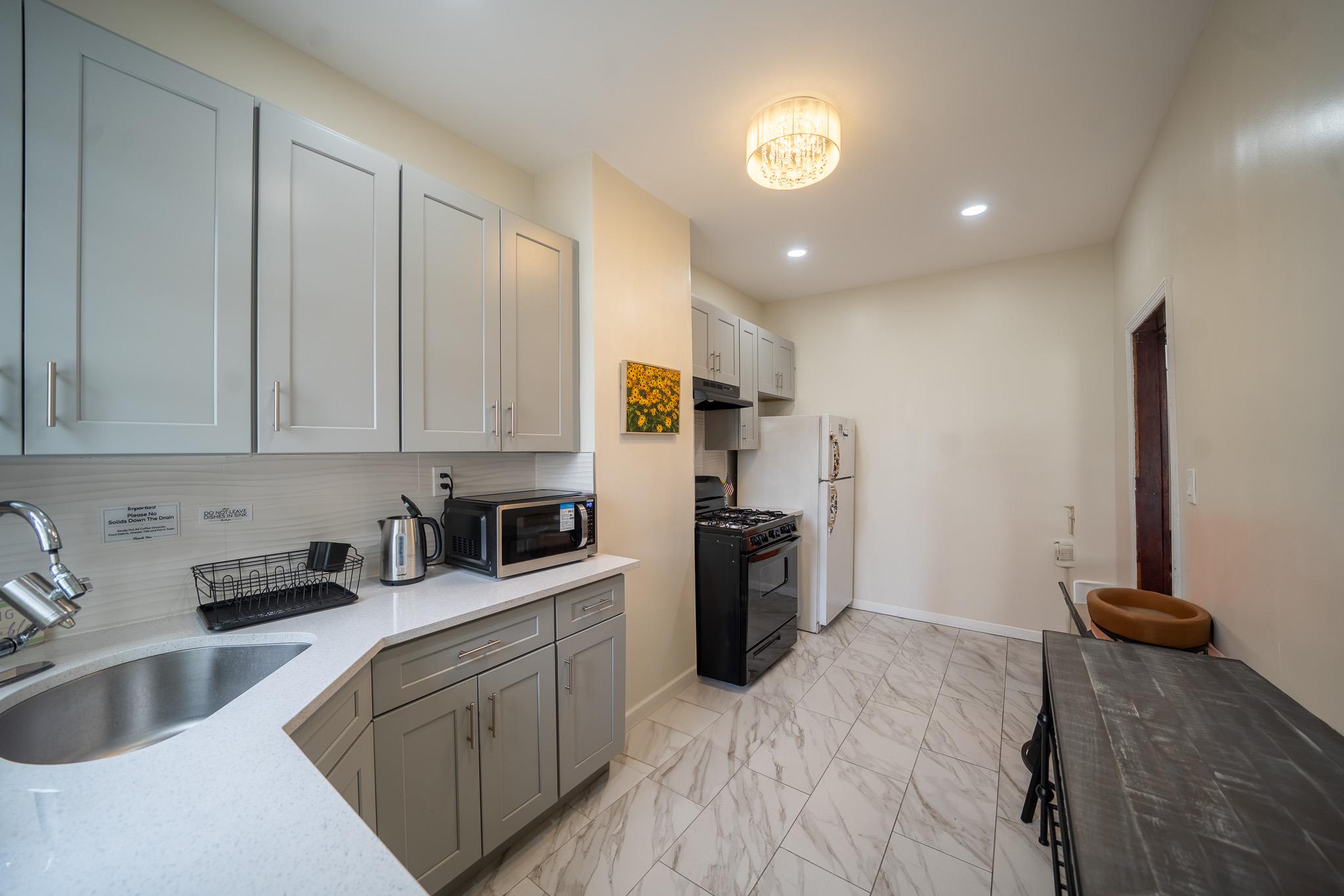 10421 Lefferts Boulevard Property Photo 12