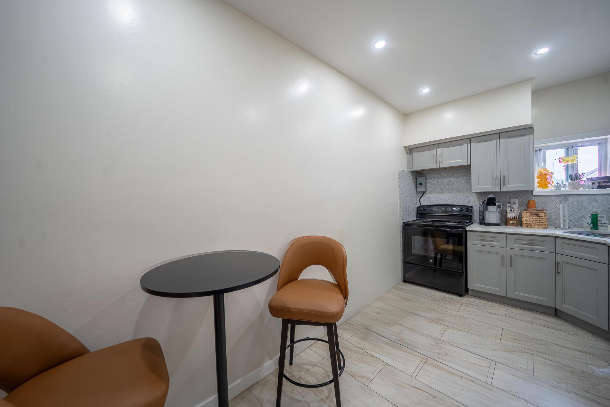 10421 Lefferts Boulevard Property Photo 17