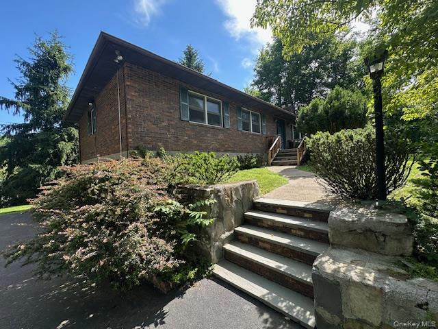 18 Ridgefield Lane Property Photo 1