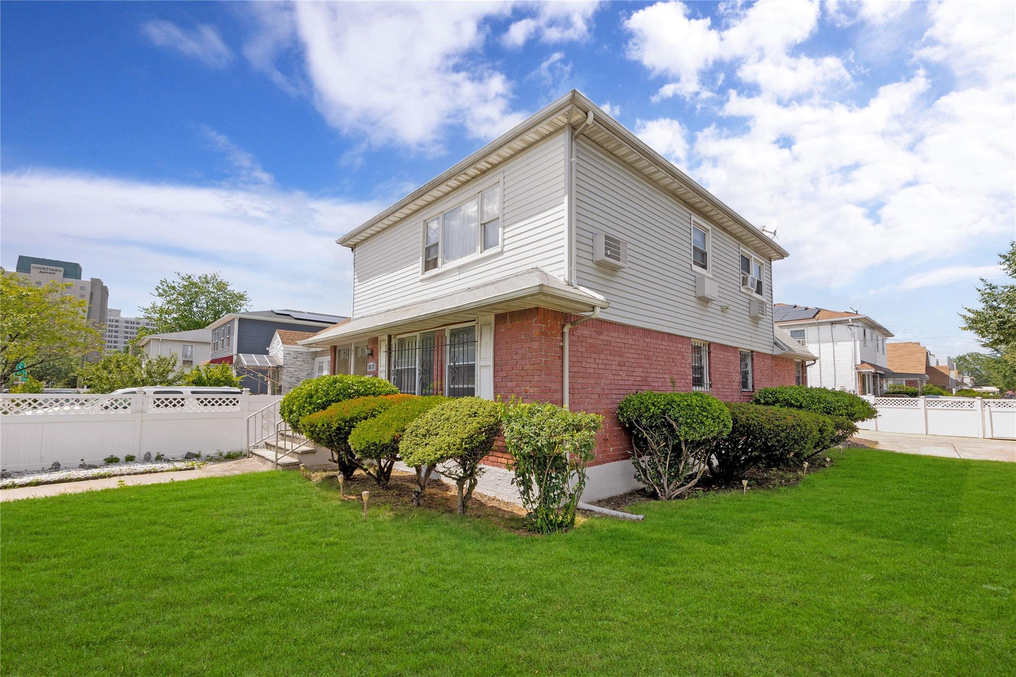 14717 N Conduit Avenue Property Photo 1