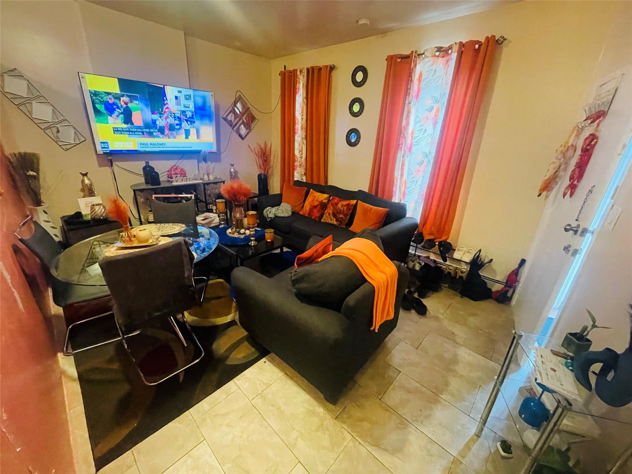 369 Berriman Street Property Photo 4