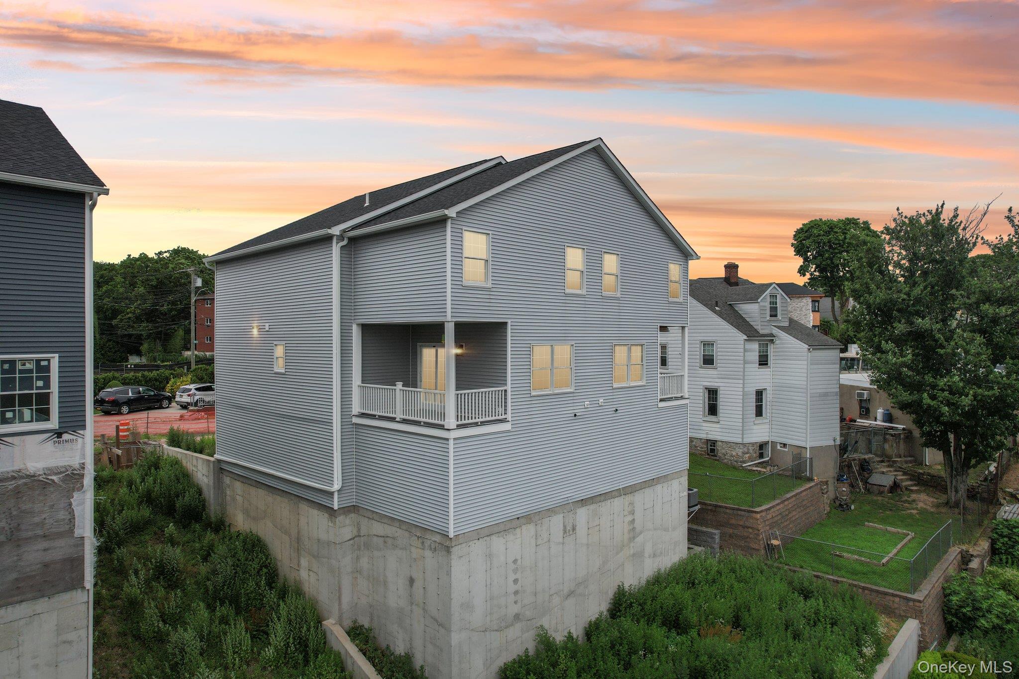 90 University Avenue Property Photo 2