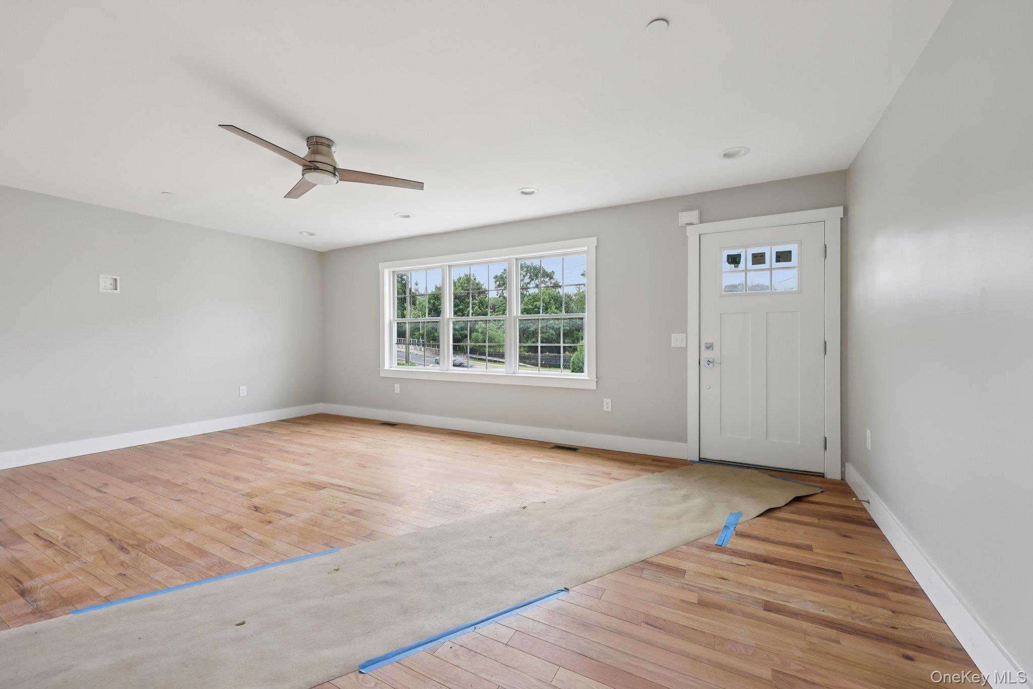 90 University Avenue Property Photo 5