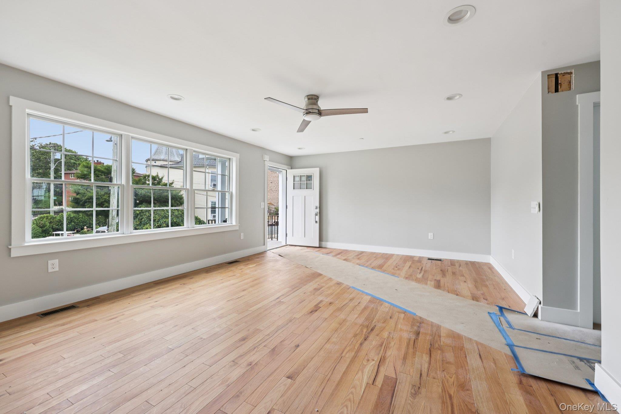 90 University Avenue Property Photo 6