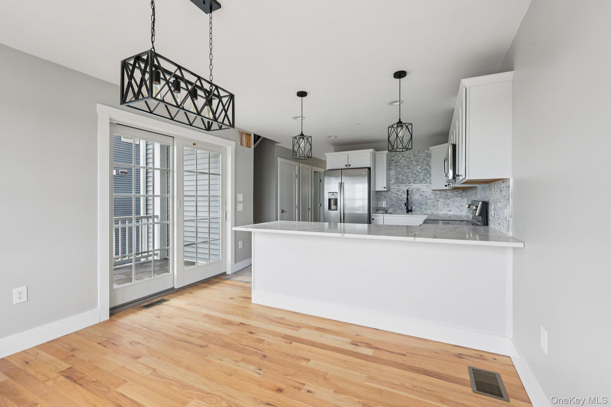 90 University Avenue Property Photo 9