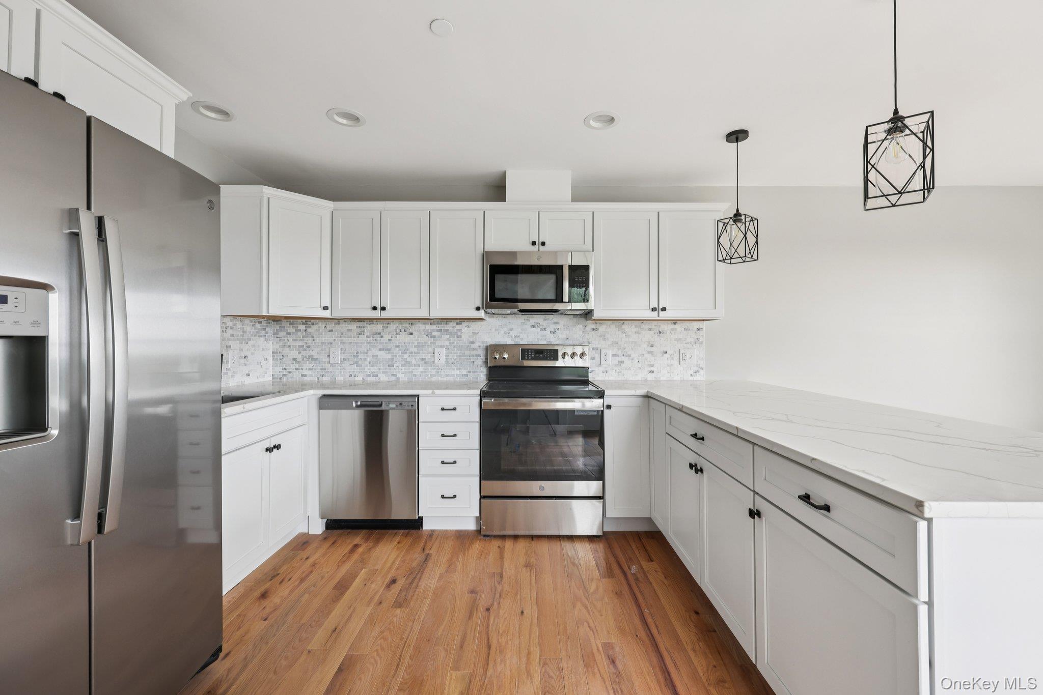 90 University Avenue Property Photo 11